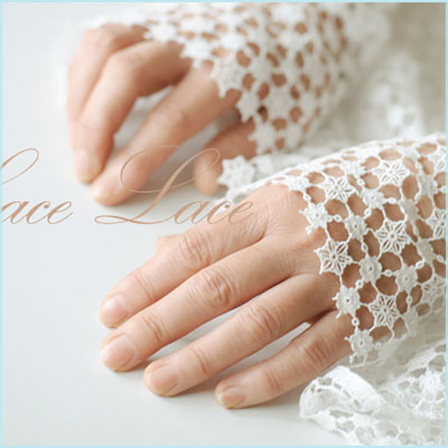 小さな花のケミカルレース生地